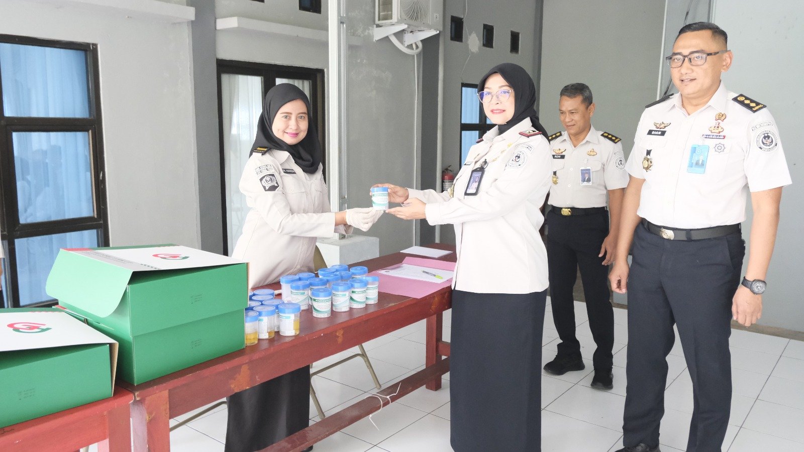 Tegas Perangi Narkoba, Kanwil Ditjenpas Babel Laksanakan Tes Urine